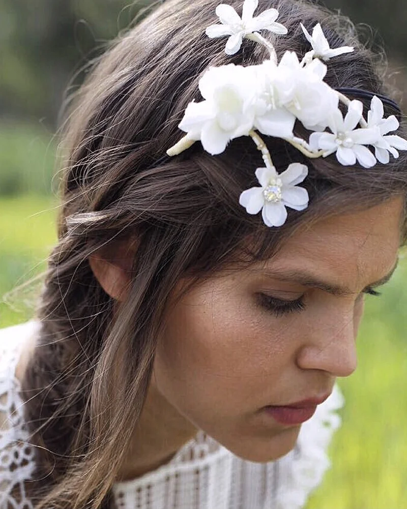 ‘Petite Flower Bunch' headpiece by Tami Bar-Lev