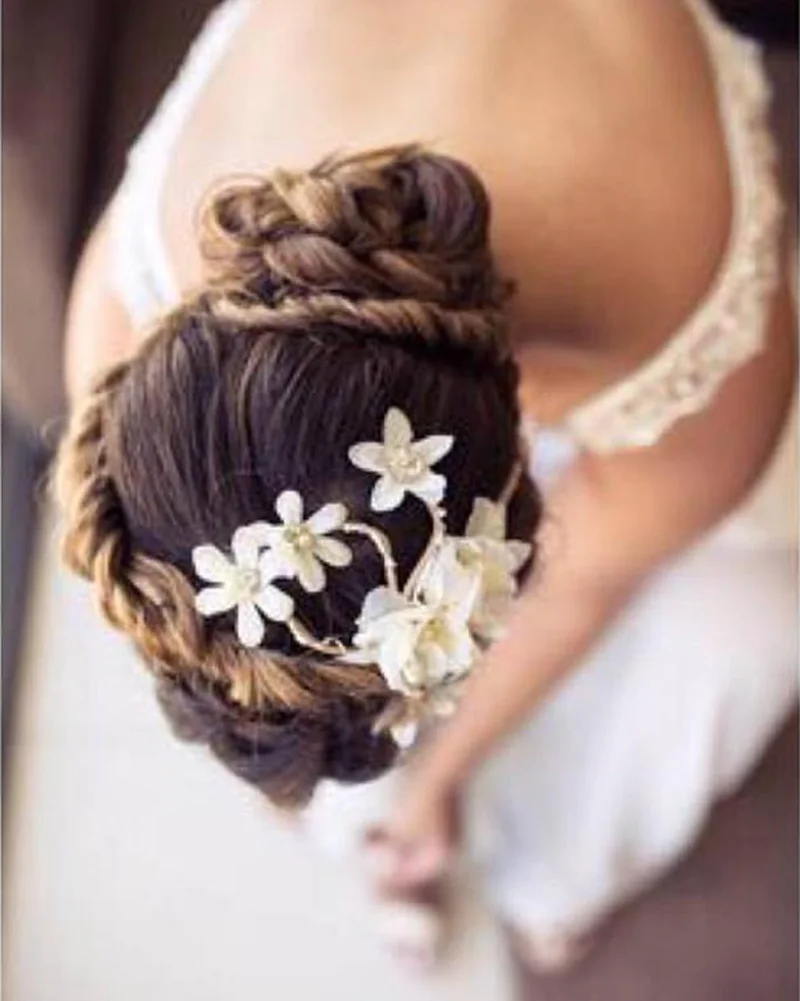 ‘Petite Flower Bunch' headpiece by Tami Bar-Lev